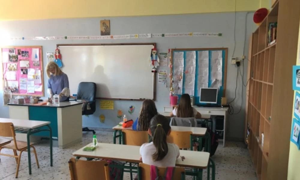 Σχολεία: Σε 3.000 ανέρχονται τα θετικά self test